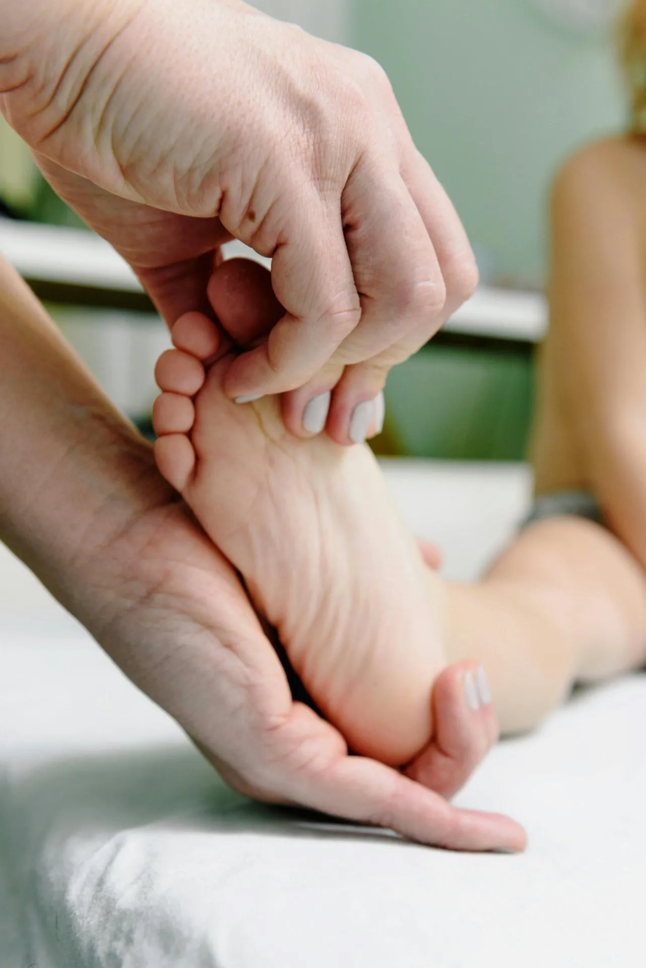 Comprehensive foot health assessment at home